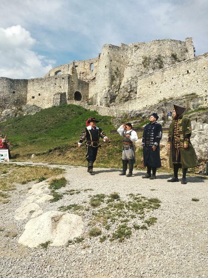 Ubytovanie Na Spisi Spisske Vlachy Buitenkant foto